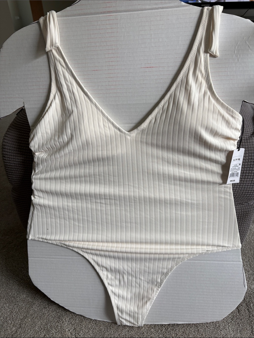 Ribbed V-Neck Cream Swimsuit